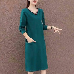 casual-style-text-printed-v-neck-slit-pockets-midi-dress-green-lfyemIQrQy-250x250.jpeg